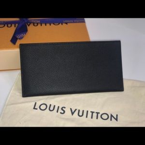 Louis Vuitton Bags - Authentic Louis Vuitton felicie credit card holder Louis Vuitton Bags - Authentic Louis Vuitton felicie credit card holder